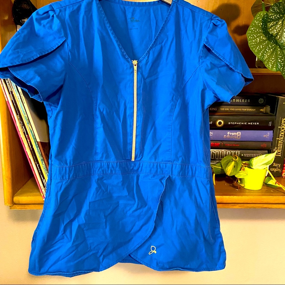Jaanuu scrub top